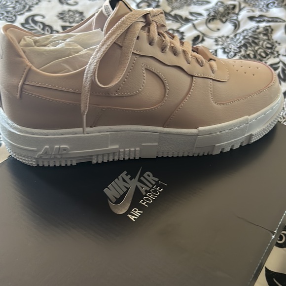 Nike Woman Air Force One - Picture 2 of 5